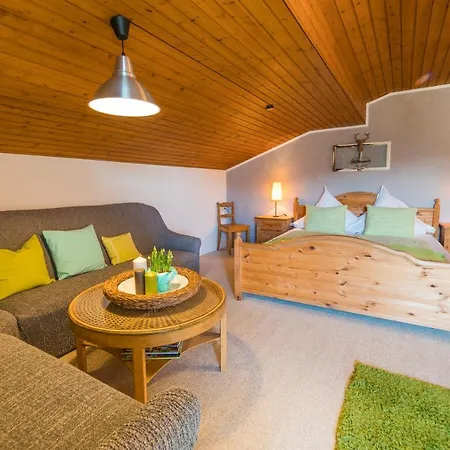 Farm stay Goassreiter Hof *